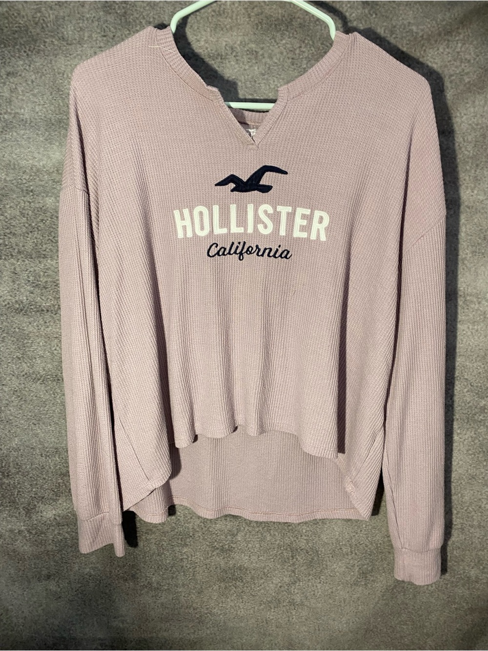 Hollister Womens M Waffle Knit Long Sleeve Notch Neck Top Graphic Logo